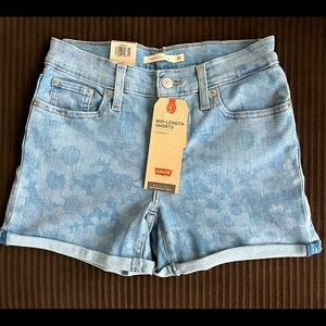 Women’s Levi’s mid-rise Shorts
